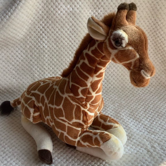 FAO SCHWARZ Large Plush Sitting Giraffe Stuffed Animal Toy - Picture 6 of 16